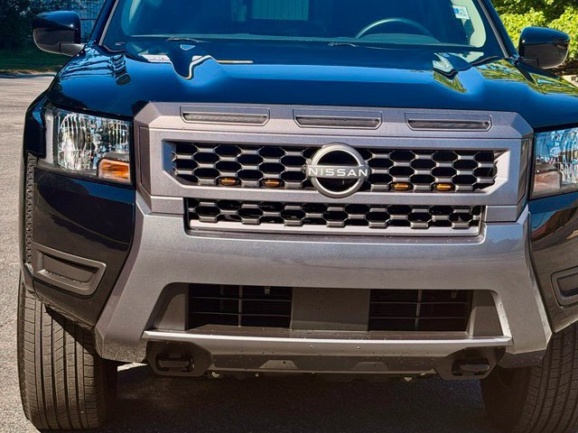 Used 2025 Nissan Frontier SV AWD/4WD image 11