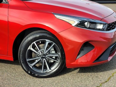 Used 2024 Kia Forte LXS image 6