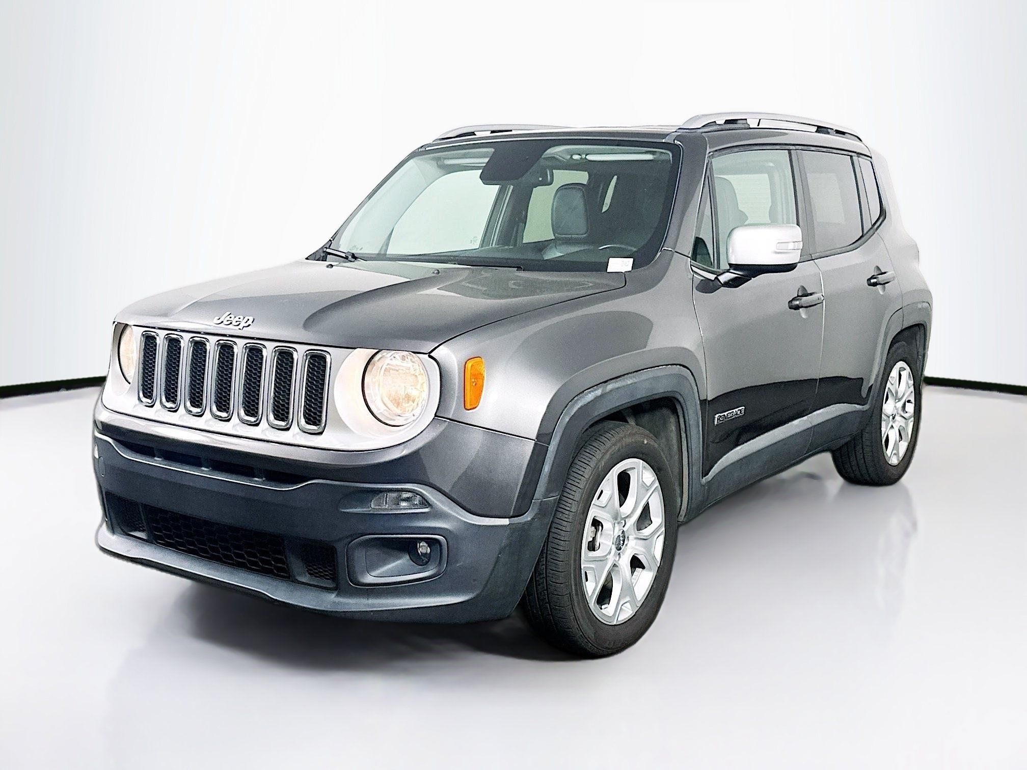 Used 2016 Jeep Renegade Limited FWD image 3