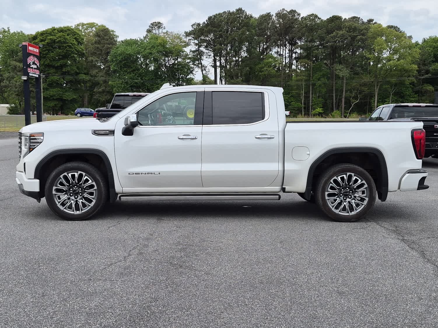 Used 2023 GMC Sierra 1500 Denali Ultimate AWD/4WD image 7