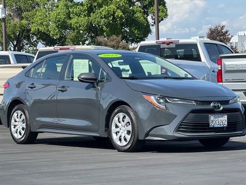 Used 2023 Toyota Corolla LE FWD image 2