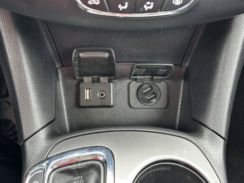 Used 2017 Chevrolet Cruze LT FWD image 26