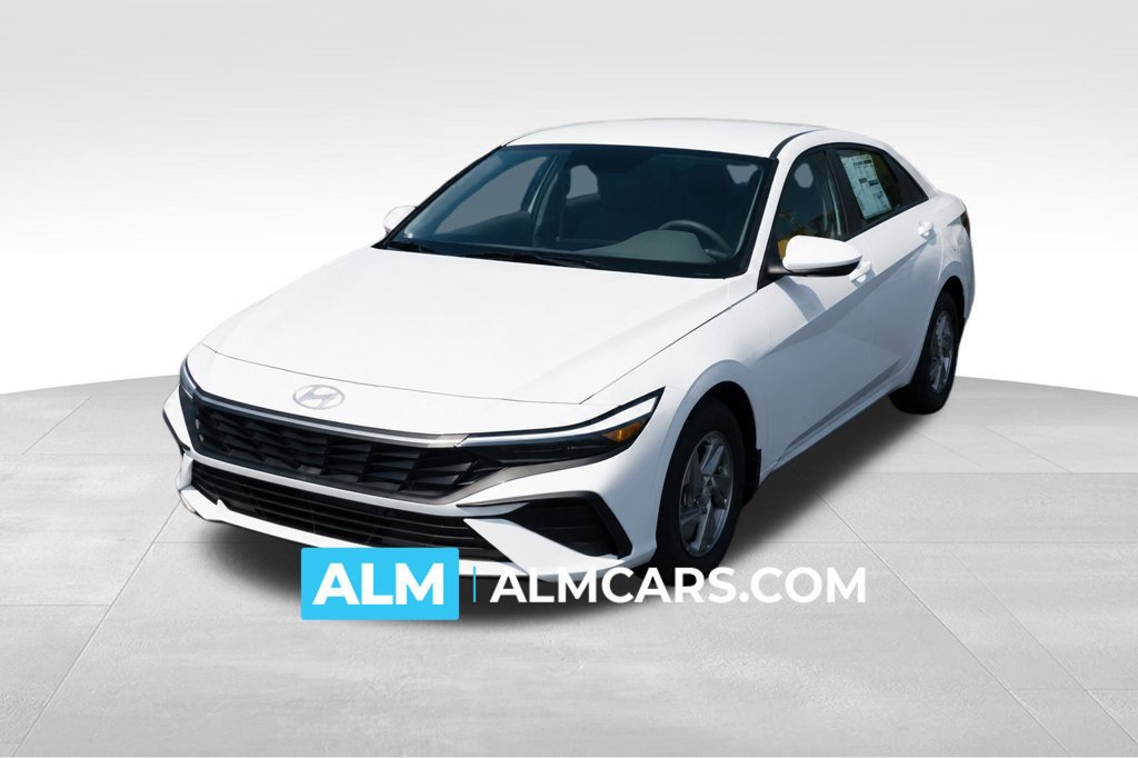 Used 2026 Hyundai Elantra SE FWD image 1