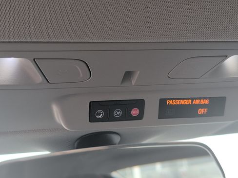 Used 2020 Chevrolet Camaro LT image 17