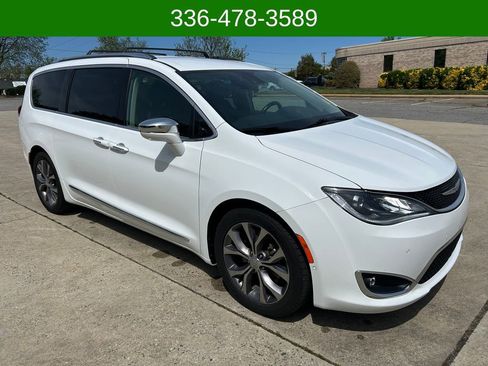 Used 2018 Chrysler Pacifica Limited w/ Advanced Safetytec Group image 7