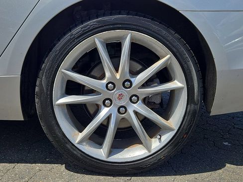 Used 2013 Cadillac XTS Premium FWD image 10