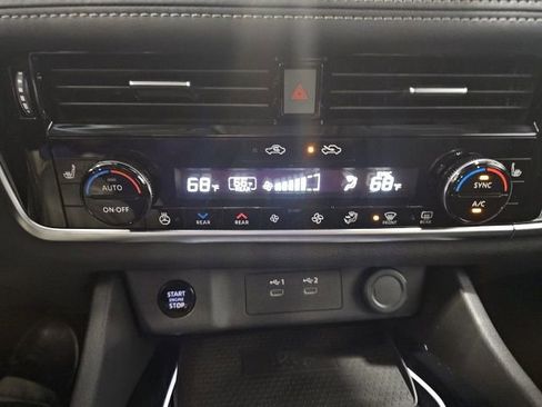 Used 2025 Nissan Rogue SL w/ SL Premium Package AWD/4WD image 15