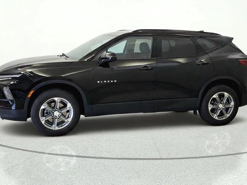 Used 2023 Chevrolet Blazer LT w/ Convenience Package FWD image 3
