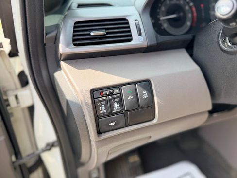 Used 2017 Honda Odyssey EX-L image 11
