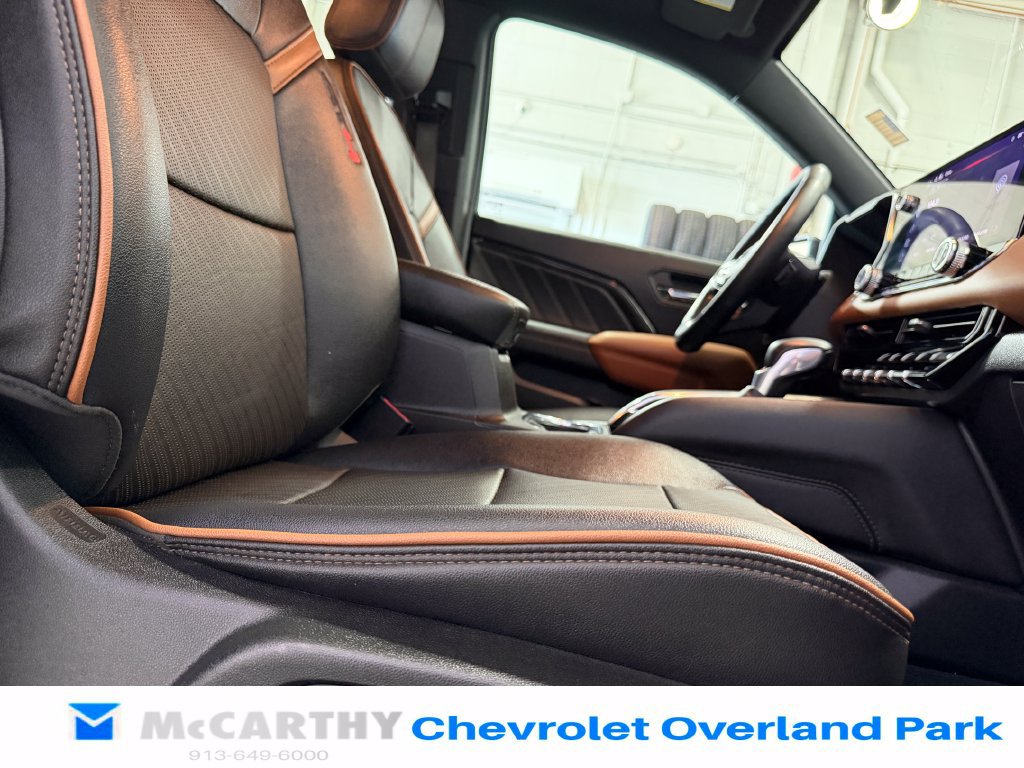 Used 2023 GMC Canyon AT4 w/ AT4 Premium Package AWD/4WD image 32