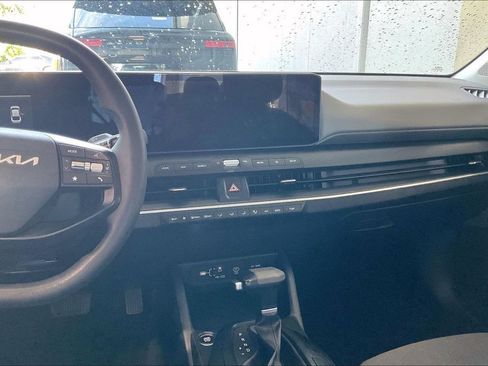 Used 2025 Kia K4 FWD image 10