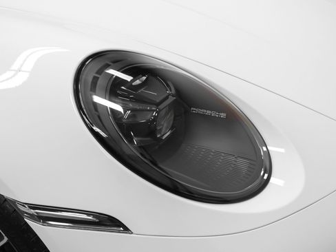 Certified 2022 Porsche 911 Carrera 4S AWD/4WD image 18