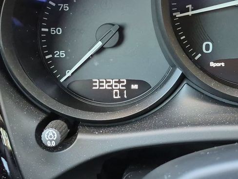 Certified 2024 Porsche Macan AWD/4WD image 11