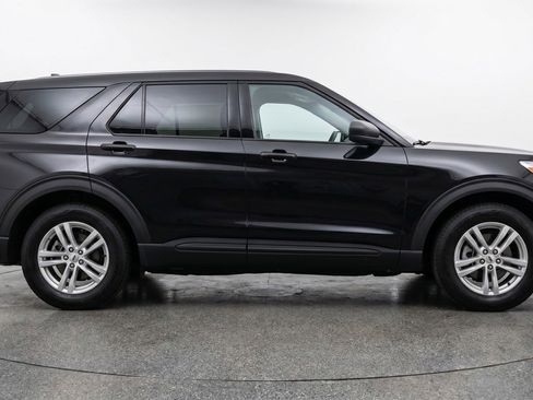 Used 2024 Ford Explorer XLT w/ Equipment Group 202A RWD image 11