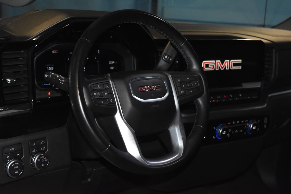 Used 2024 GMC Sierra 1500 SLT AWD/4WD image 2