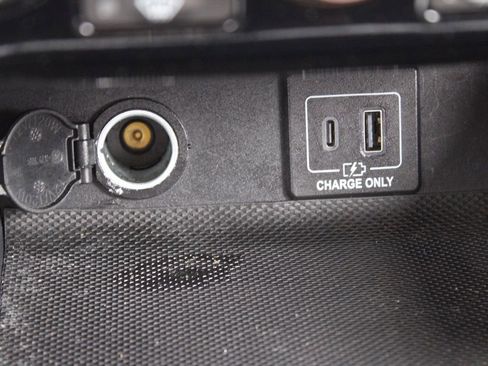 Used 2019 Nissan Pathfinder S image 37