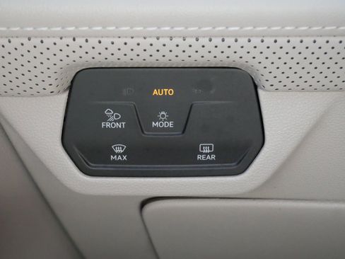 Used 2025 Volkswagen Atlas SEL Premium R-Line image 27