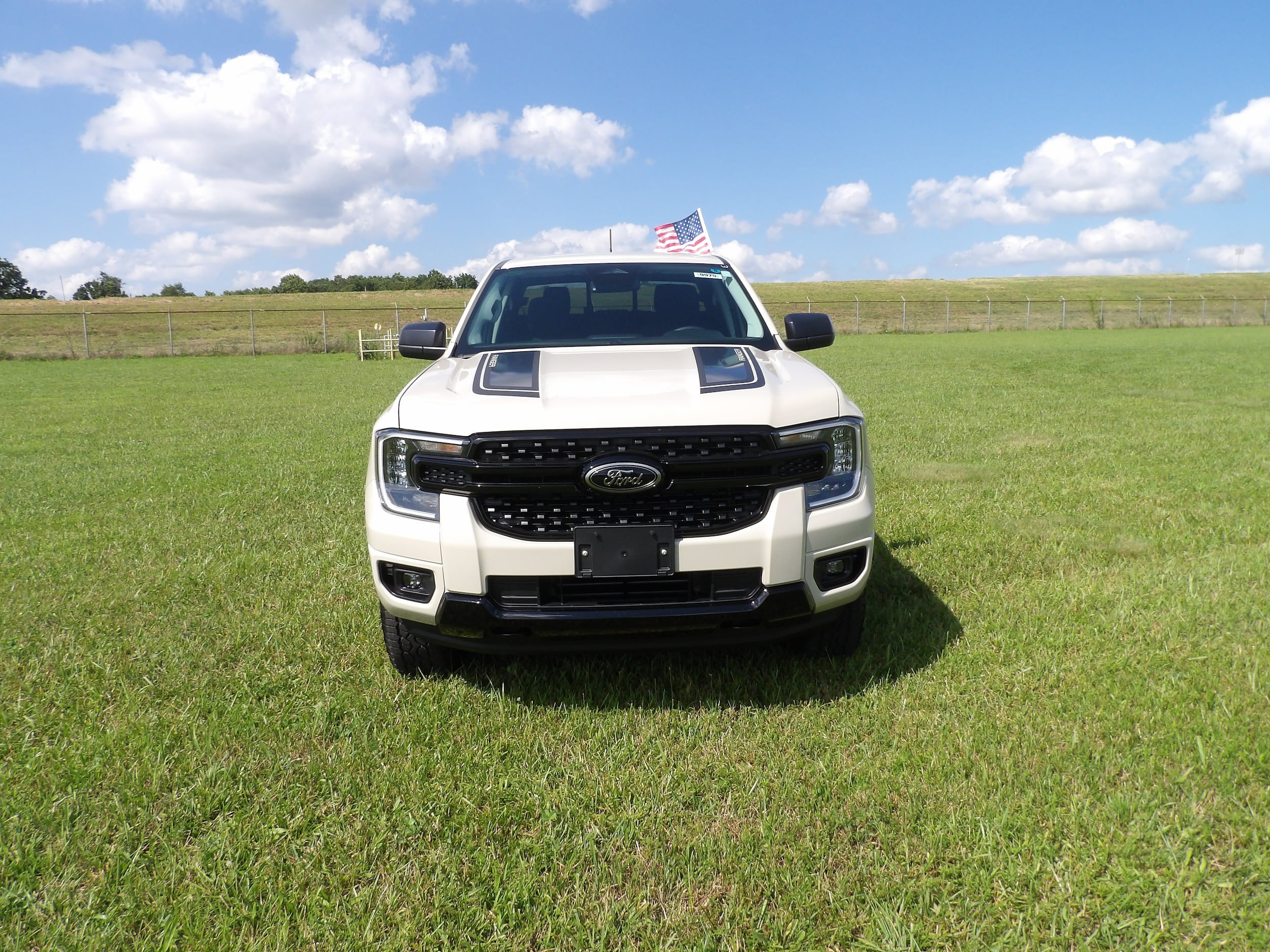 New 2026 Ford Ranger XLT w/ Black Appearance Package AWD/4WD image 4