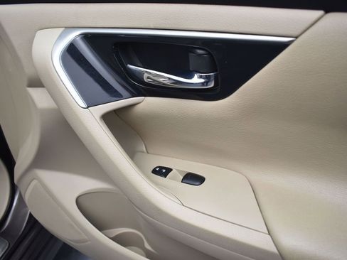 Used 2013 Nissan Altima 2.5 SV image 23