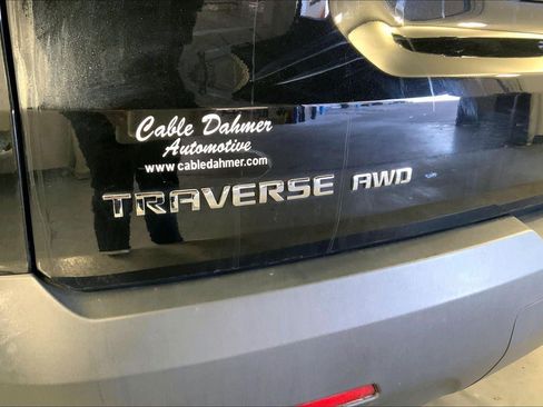 Used 2023 Chevrolet Traverse LT image 8
