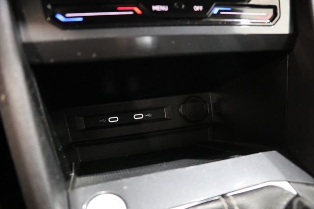 Used 2022 Volkswagen Tiguan SE R-Line FWD image 26
