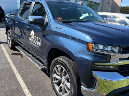 Used 2022 Chevrolet Silverado 1500 LT AWD/4WD image 16