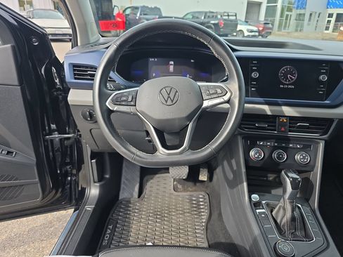 Used 2022 Volkswagen Taos SE AWD/4WD image 13
