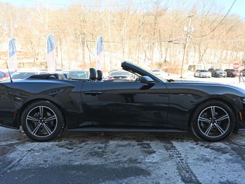 Used 2024 Ford Mustang Premium image 7