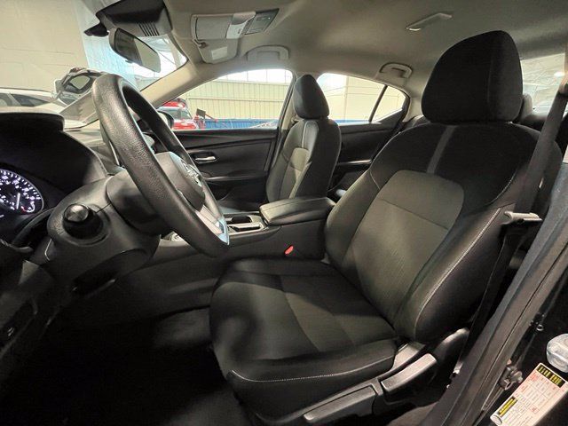 Used 2025 Nissan Sentra SV FWD image 21