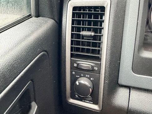 Used 2014 RAM 2500 Tradesman w/ Chrome Appearance Group image 18