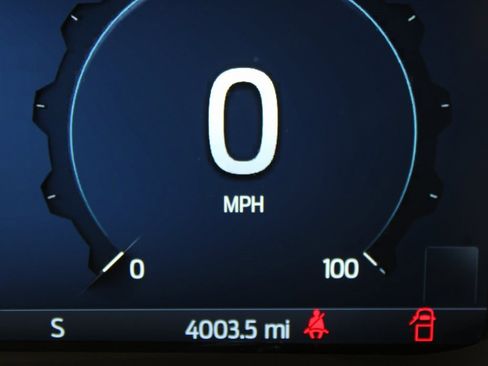 Used 2025 Ford F450 Platinum w/ FX4 Off-Road Package image 12