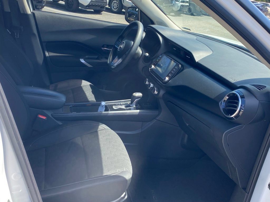 Used 2023 Nissan Kicks SV w/ Exterior Package FWD image 18