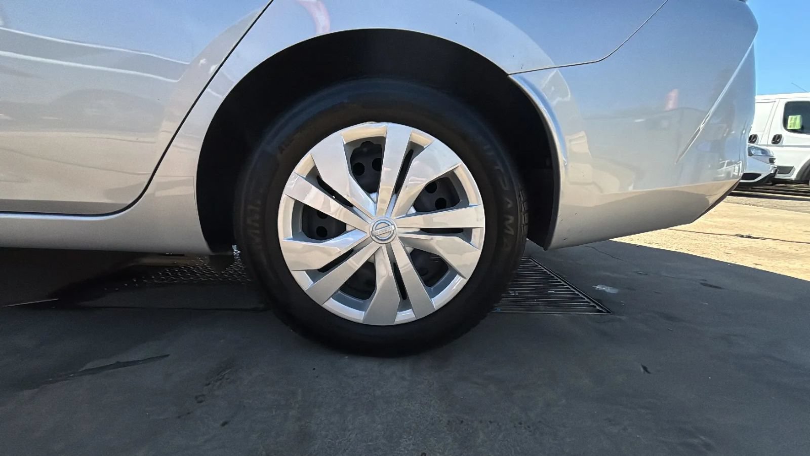 Used 2025 Nissan Versa S FWD image 45