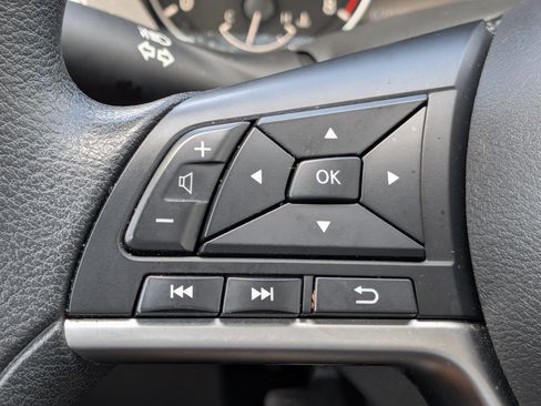 Used 2024 Nissan Altima 2.5 SV FWD image 23