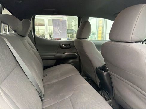 Certified 2018 Toyota Tacoma TRD Sport image 29