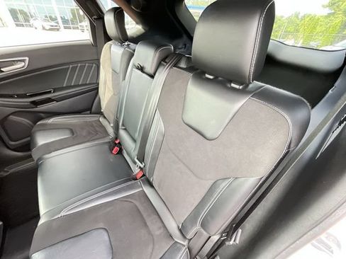 Used 2019 Ford Edge ST w/ Cold Weather Package AWD/4WD image 17
