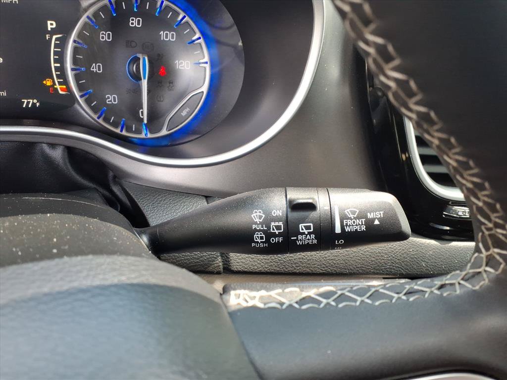 Used 2024 Chrysler Pacifica Touring-L FWD image 19