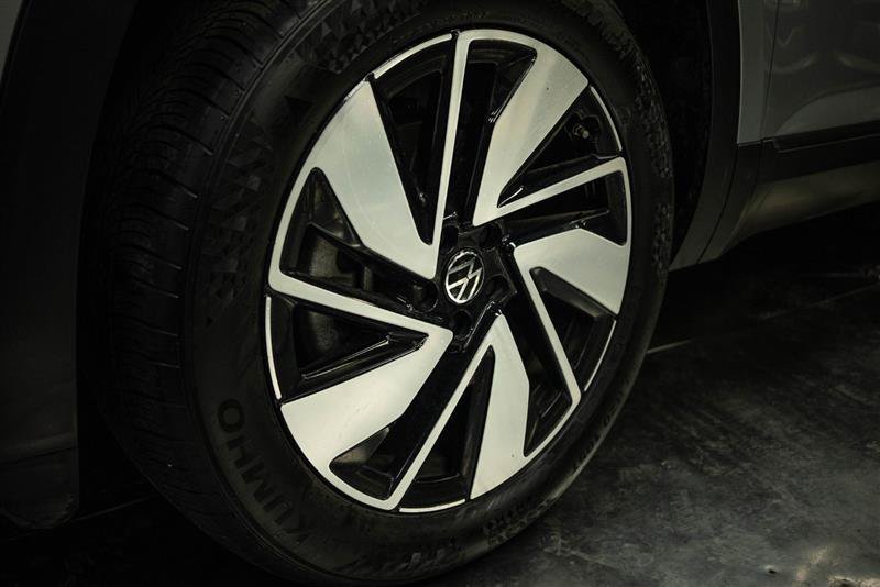 Used 2025 Volkswagen Atlas SE FWD image 3