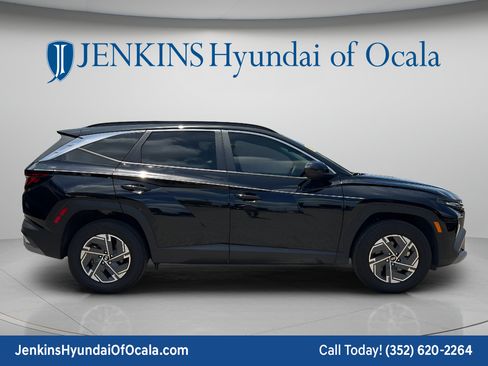 Certified 2025 Hyundai Tucson Blue AWD/4WD image 2
