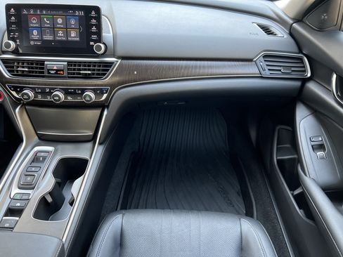 Used 2020 Honda Accord Touring image 35