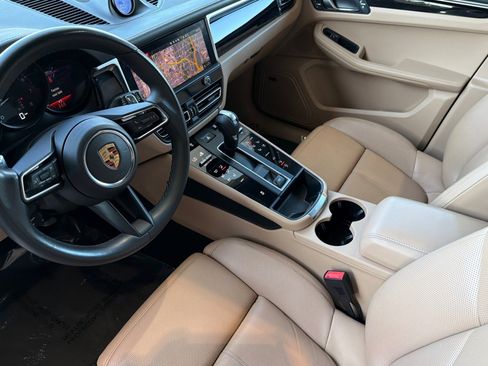 Certified 2022 Porsche Macan AWD/4WD image 4