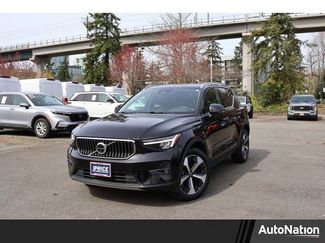 Used 2025 Volvo XC40 B5 Plus video 1