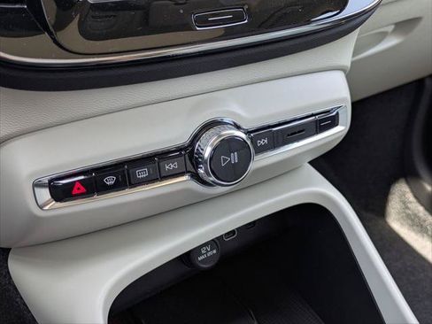 New 2026 Volvo XC40 B5 Ultra w/ Climate Package AWD/4WD image 10