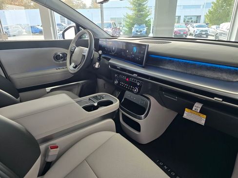 New 2026 Hyundai Ioniq 9 Calligraphy image 36