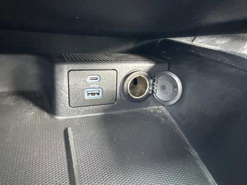 Used 2022 Ford Escape SE image 18