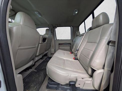 Used 2010 Ford F250 Lariat image 19