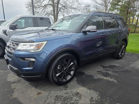 Used 2018 Ford Explorer XLT w/ Equipment Group 202A AWD/4WD image 1