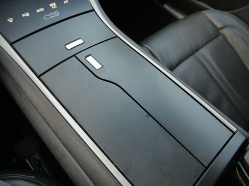 Used 2014 Lincoln MKZ image 31
