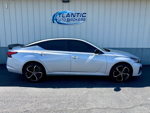 Used 2025 Nissan Altima 2.5 SR AWD/4WD image 3