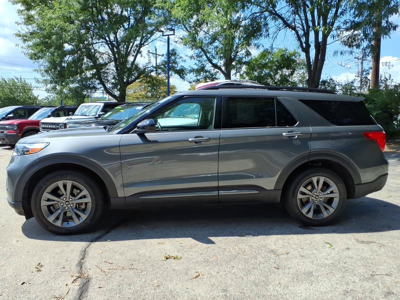 Used 2023 Ford Explorer XLT w/ Equipment Group 202A AWD/4WD image 7
